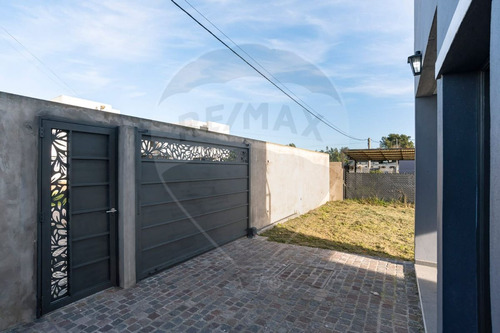 Casa En Venta En Arana