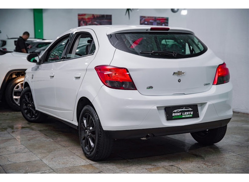 Chevrolet Onix 1.0 MPFI SELEÇÃO 8V FLEX 4P MANUAL