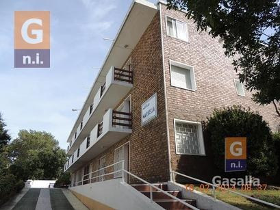 Apartamento En Piriápolis (piriápolis Centro) Ref.2002