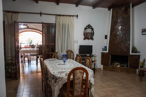 Venta Casa 8 Ambientes En Posadas