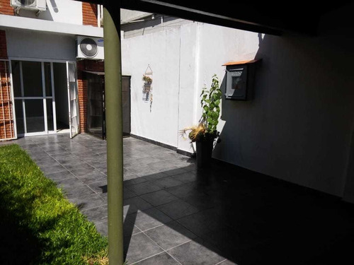 Casa 5 Amb Muy Buen Est. Mas Dpto T/casa 2 Amb. En Block