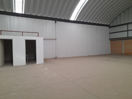 Rento Bodega 660m Y 480m , Santa Clara , Ecatepec. A 3 Cuadras Via Morelos , Arcotecho Nuevas.