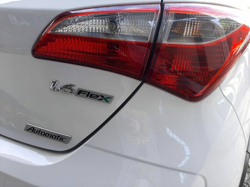 Imagem 3 de 6 de Hyundai Hb20x 1.6 16v Style Flex 4p Automático