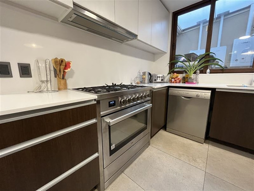 Casa En Venta 4 Dormitorios Como Nueva En Lo Barnechea