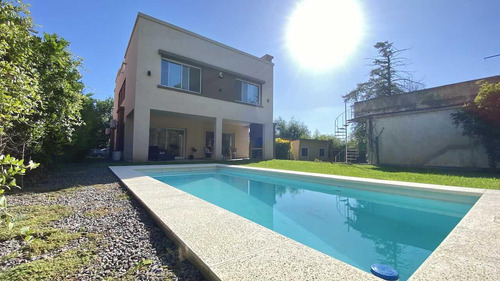Casa En Barrio Cerrado La Morada Juan Bautista Alberdi Al 2300 -muñiz