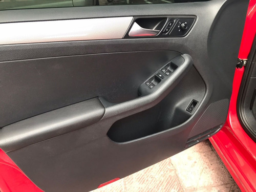 Imagen 6 de 14 de Volkswagen Jetta Sportline 2016