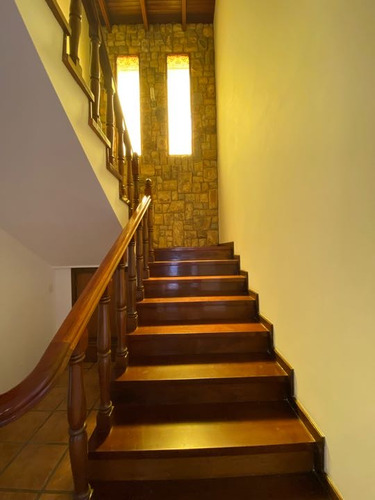 Casa Duplex Para Venta En Santa Paula #2369