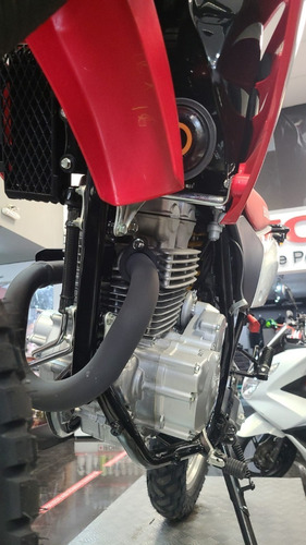 Imagen 10 de 15 de Honda Xr 250 Tornado Rojo 0km 2023 Performance Bikes