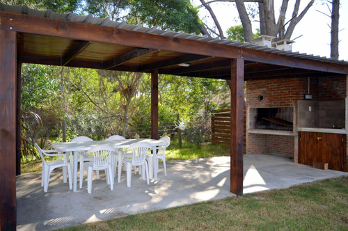 Imagen 16 de 18 de San Francisco - Punta Colorada - Piriapolis - 50 Mts Del Mar - Estufa A Leña Consulte Por Wsp Por Otra Casa Mas