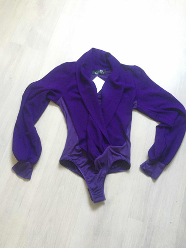 Top Body Soho Talla S Con Etiquetas Morado Cut Out En Mangas