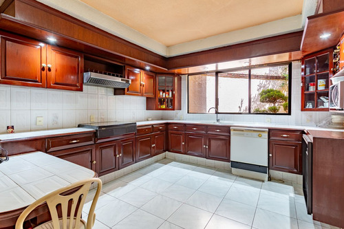 Elegancia Y Tranquilidad, Casa En Venta En Jardines Del Pedregal