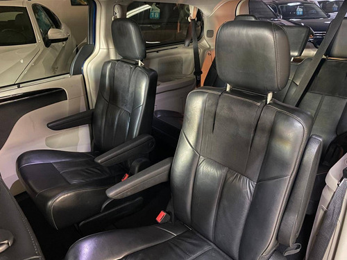 Chrysler Town & Country 3.6 Limited V6 24v Gasolina 4p