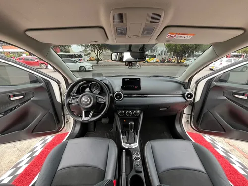 Mazda 2 GRAND TOURING LX 1.5 AT