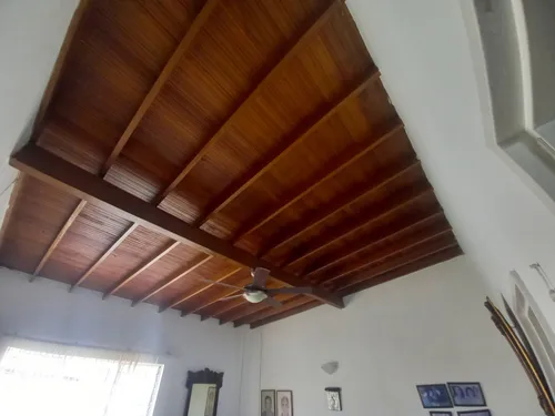 Casa En Venta En Los Colores. Cod V12695
