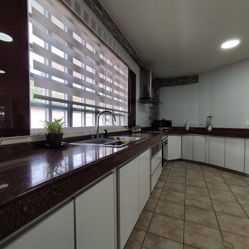 Imagen 14 de 21 de Noreida Delgado +58 414-1431887 / Casa Moderna En Venta La Lopera San Diego Valencia.