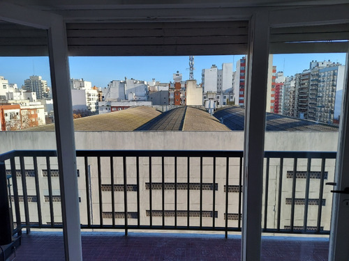Imagen 3 de 20 de Excelente Departamento 3 Ambientes Totalmente Amueblado A Nuevo Sobre Avda. Colon 7 Piso Al Frente, C/lavadero Vista Lateral Al Mar Impecable