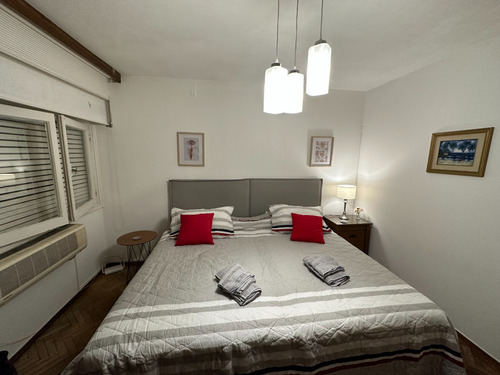 Dueño Alquila Apto 1 Dorm Y 1/2. Muy Cerca Del Mar. Al Frente. Luminoso. Excelente Estado. No Inmobiliarias.