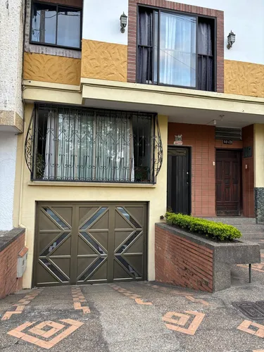 Vendo Amplia Casa En Laureles Lorena