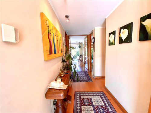 Casa En Venta De 4 Dorm. En La Reina