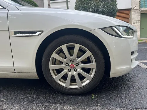 Jaguar XE PURE TECH
