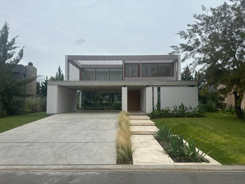 Espectacular Casa En Terralagos!!! Diseño Moderno Y Funcional!!! Se Vende Ya!!!
