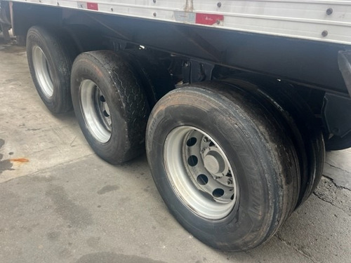 Carreta Bau Frigorifico Frigorifica 3 Eixos Com Pneus