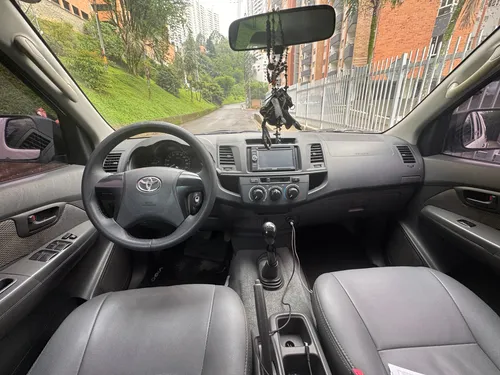 Toyota Hilux Hilux Disel 4x2 doble cabina full motor 2500