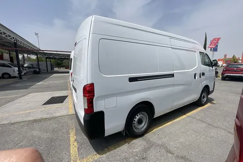 Nissan Urvan 2.5 Panel Amplia Aa Paquete Seguridad Mt