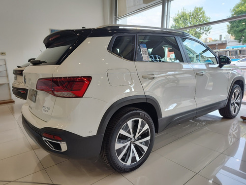 Imagen 6 de 25 de Volkswagen Taos Highline 250 Bitono Autotag My23 Autotag 0km