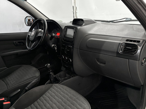 Fiat Strada 1.8 MPI ADVENTURE CD 16V FLEX 3P MANUAL