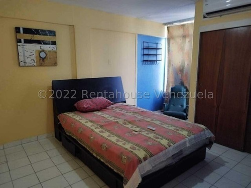 Imagen 30 de 30 de * Apartamentos En Venta * Zona Centro Barquisimeto, Lara, Codigo # 23-11704 Mas Informacion :: 412 - 1498654 , Katty Vasquez Rentahouse Co.