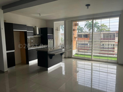 Sp Apartamento Con Vigilancia Privada En Alquiler Agua Viva Cabudare Lara, Venezuela. 102 M²