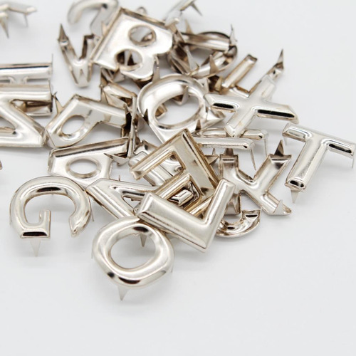 26pcs Inglés Carta Remaches De Licecraft Remaches