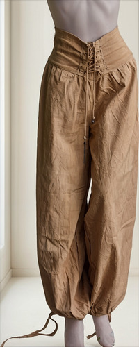 Pantalon De Lienzo Con Caderin Piernas Anchas