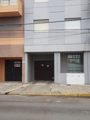 Dueño Directo Vende Cochera En Edificio Saenz Peña..