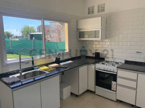 Venta De Casa 4 Ambientes En El Nacional, General Rodríguez