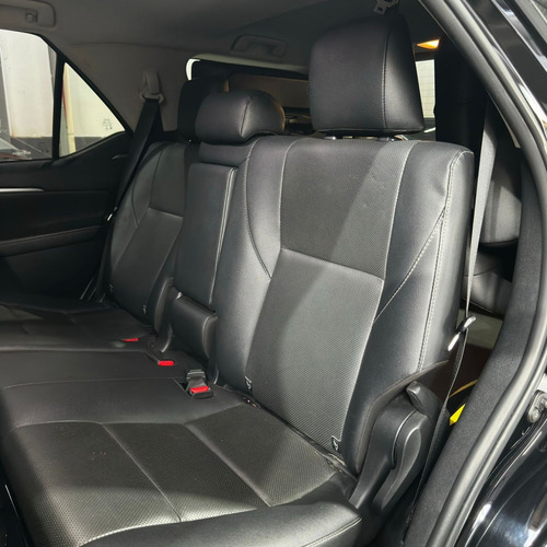 Toyota Hilux SW4 2.8 D-4D TURBO DIESEL SRX 4X4 AUTOMÁTICO