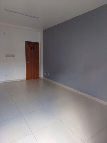 Aluga-se Sala Comercial Para Escritórios, Estúdio, Beleza E Estética