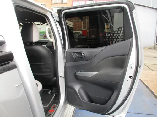 Nissan Frontier Doblecabina 4x2 2500cc Mt Aa