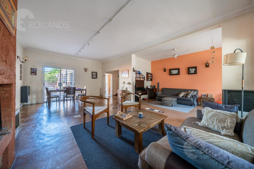 Venta Casa 6 Ambientes Con Pileta, Quincho Y Cochera En Olivos, Acepta Permuta