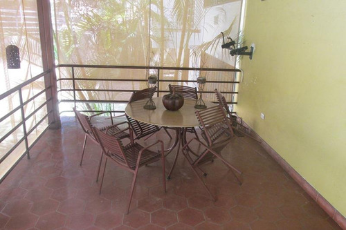 Se Vende Casa En Prados Del Este Mls #24-20653