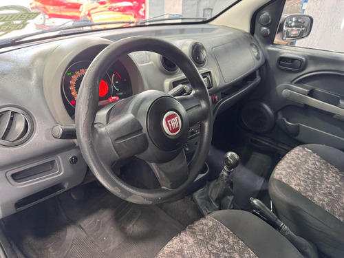 Fiat Uno Uno Vivace 1.0 8V (Flex) 4p