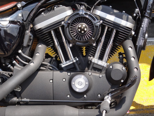 Harley Davinson Iron 883