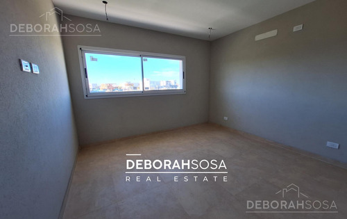 Casa En Venta En Barrio-el Canton -al Agua-zona Norte -a La Laguna-escobar