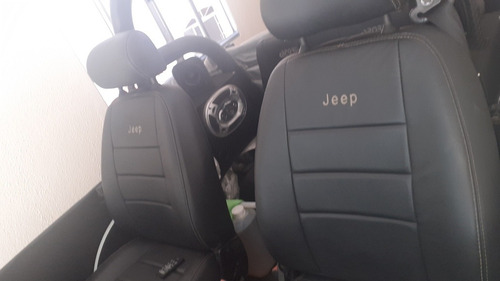 Imagem 3 de 9 de Jeep Wilins