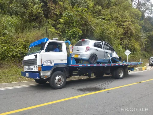 Vendo O Permuto Camabaja Mazda T Con Motor Npr 4.5