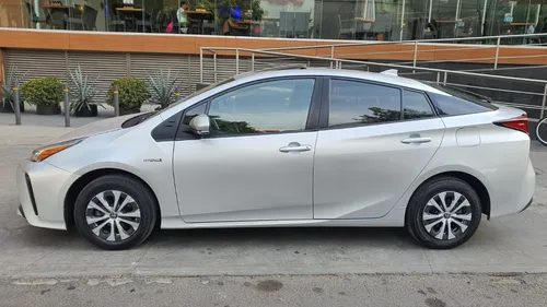 Toyota Prius 1.8 Premium Cvt