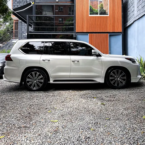 Lexus LX 570 B2+