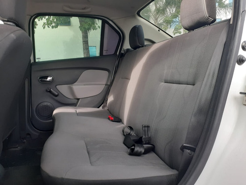 Imagem 8 de 10 de Renault Logan