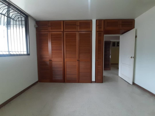 Imagen 8 de 18 de Vendo Apto 106m2 3h/2b/1p Colinas De Bello Monte 7721